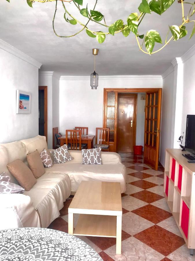 2 Minutes From The Beach!!! Great Apartment!!! *