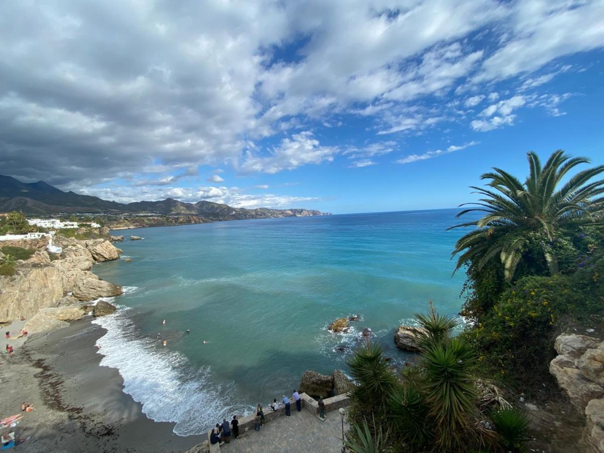 Casa de férias New Townhouse In The Heart Of With Jacuzzi Nerja