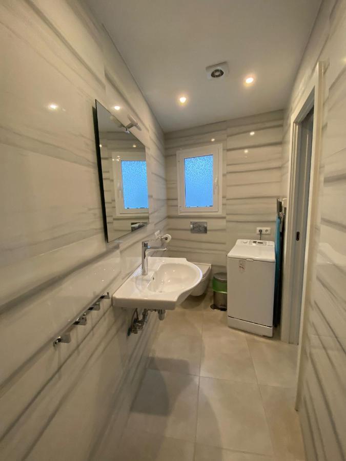 New Townhouse In The Heart Of With Jacuzzi * Nerja