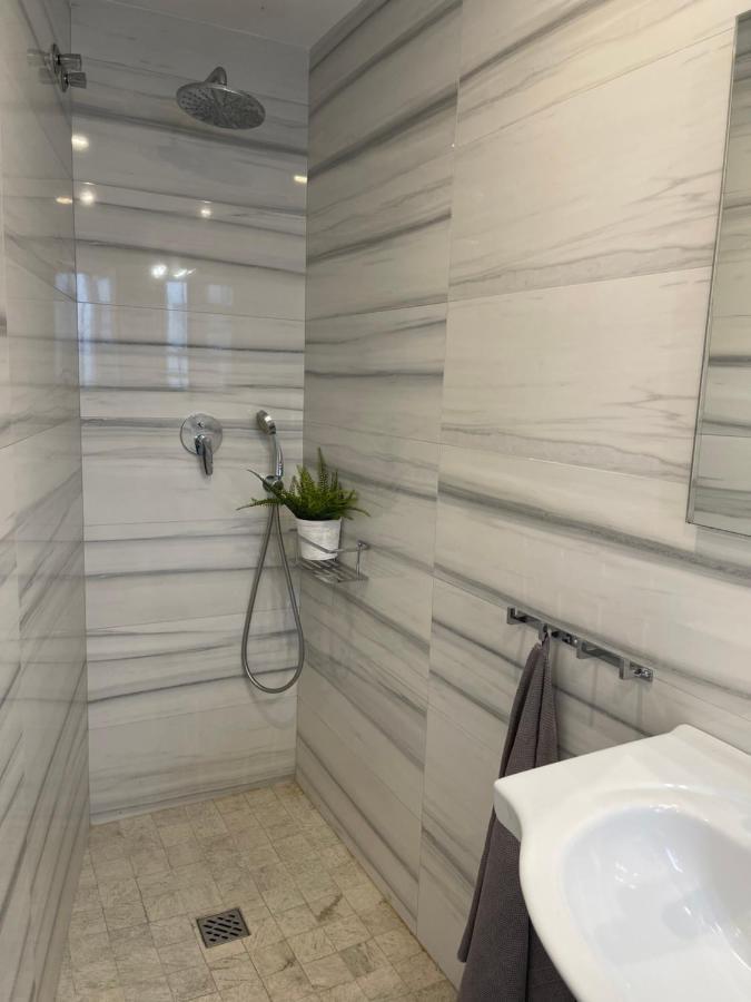 Casa de férias New Townhouse In The Heart Of With Jacuzzi *