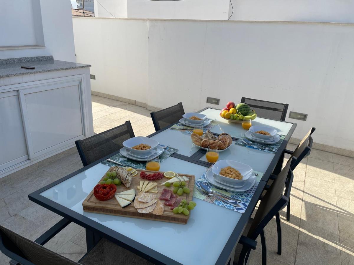 Casa de férias New Townhouse In The Heart Of With Jacuzzi