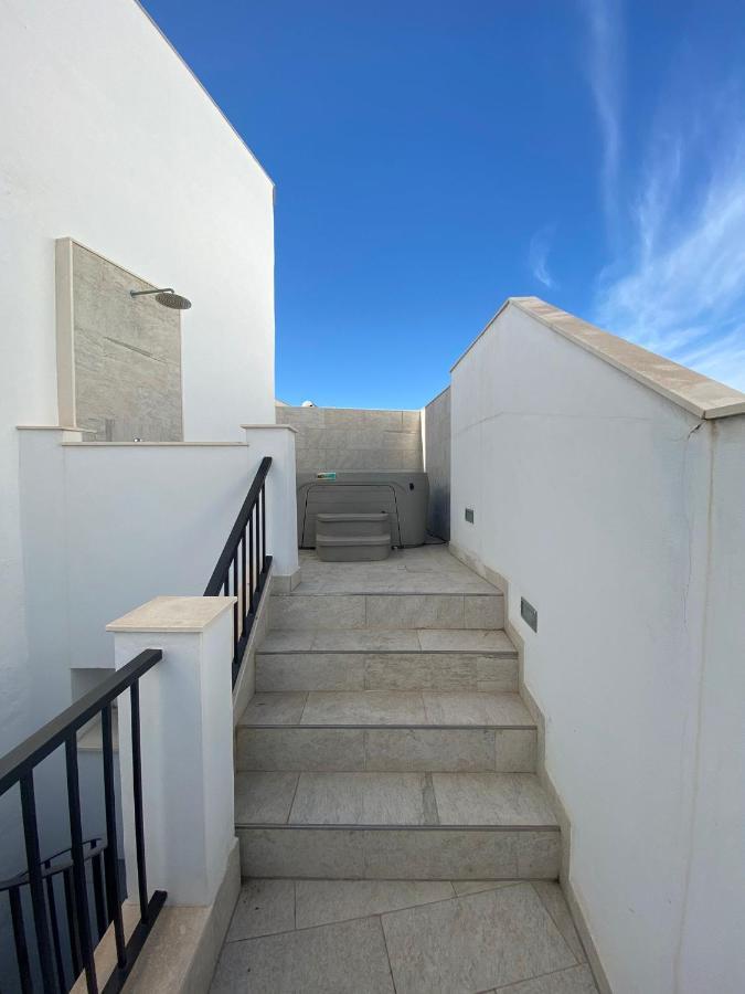 Casa de férias New Townhouse In The Heart Of With Jacuzzi