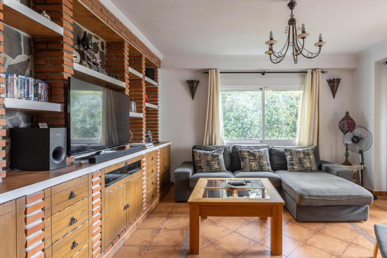Two Bed Near Burriana Nerja