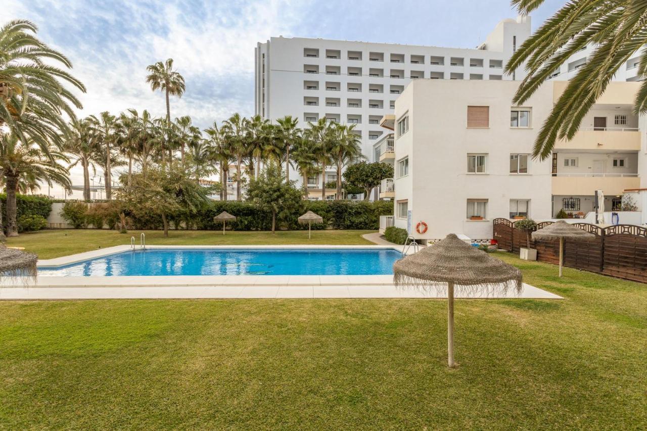 A410 Frontlilne Apartment Nerja