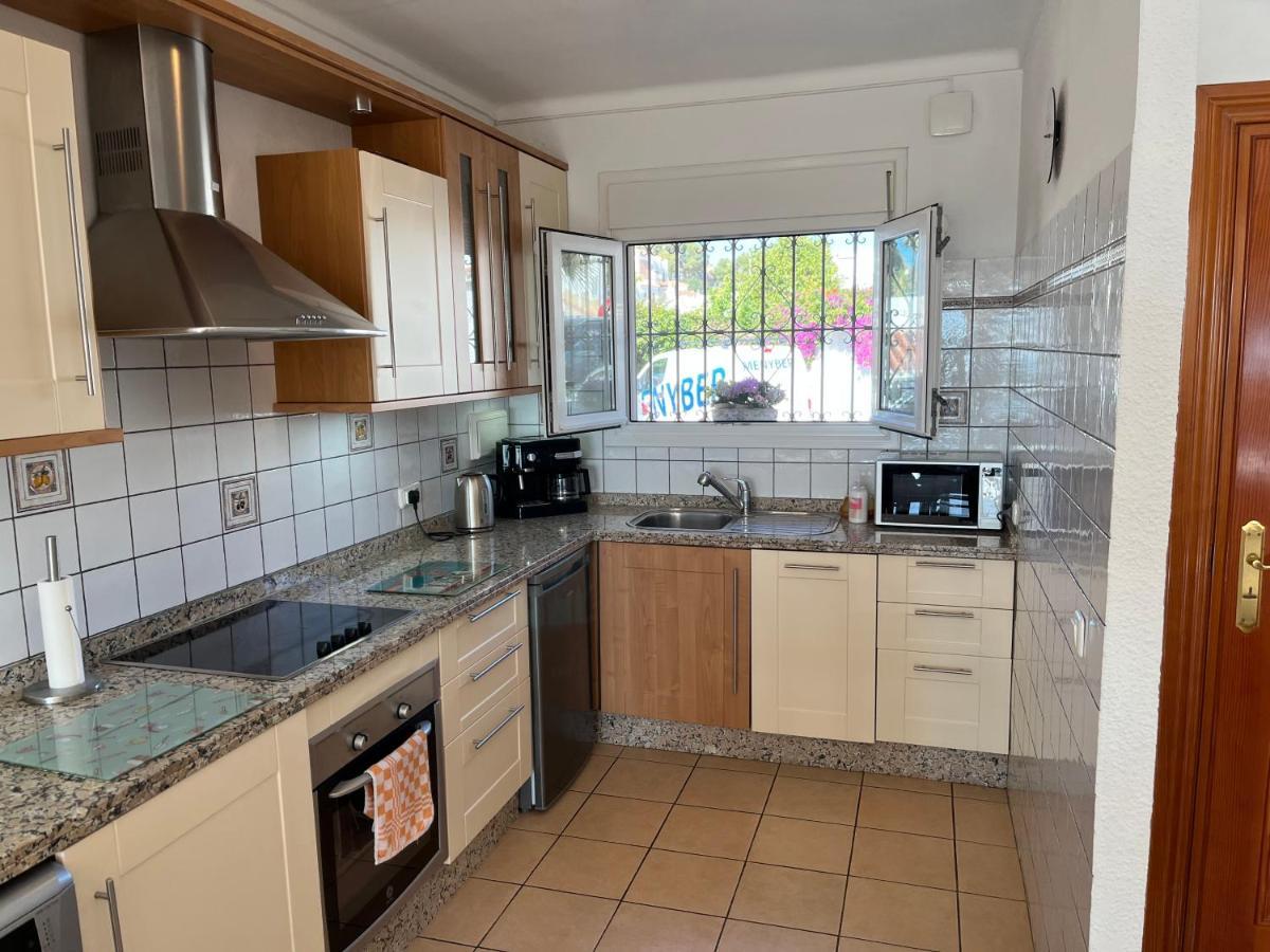 Delightful Burriana House With Magnificent & Sea Views. Ferienhaus *