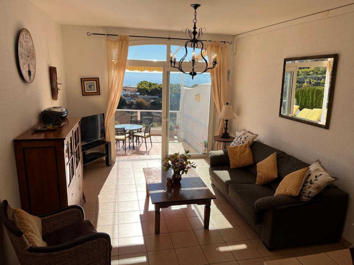 Delightful Burriana House With Magnificent & Sea Views.