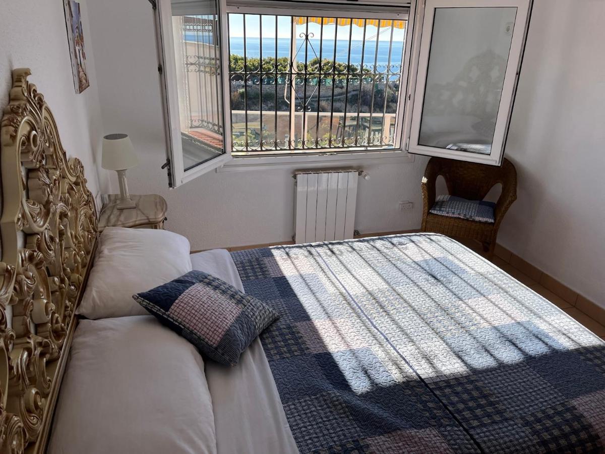 Ferienhaus Delightful Burriana House With Magnificent & Sea Views. Nerja