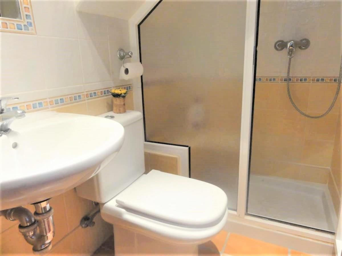 Lovely 2 Bedroom In Oasis De Capistrano, Apartamento Nerja