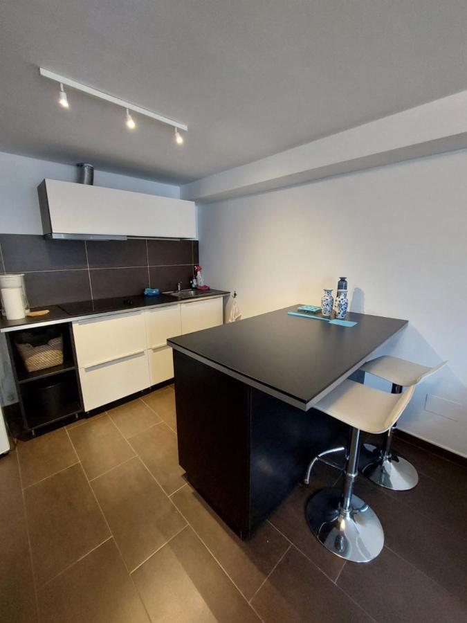 Modern Apartment, Walking Distance Of The Sea