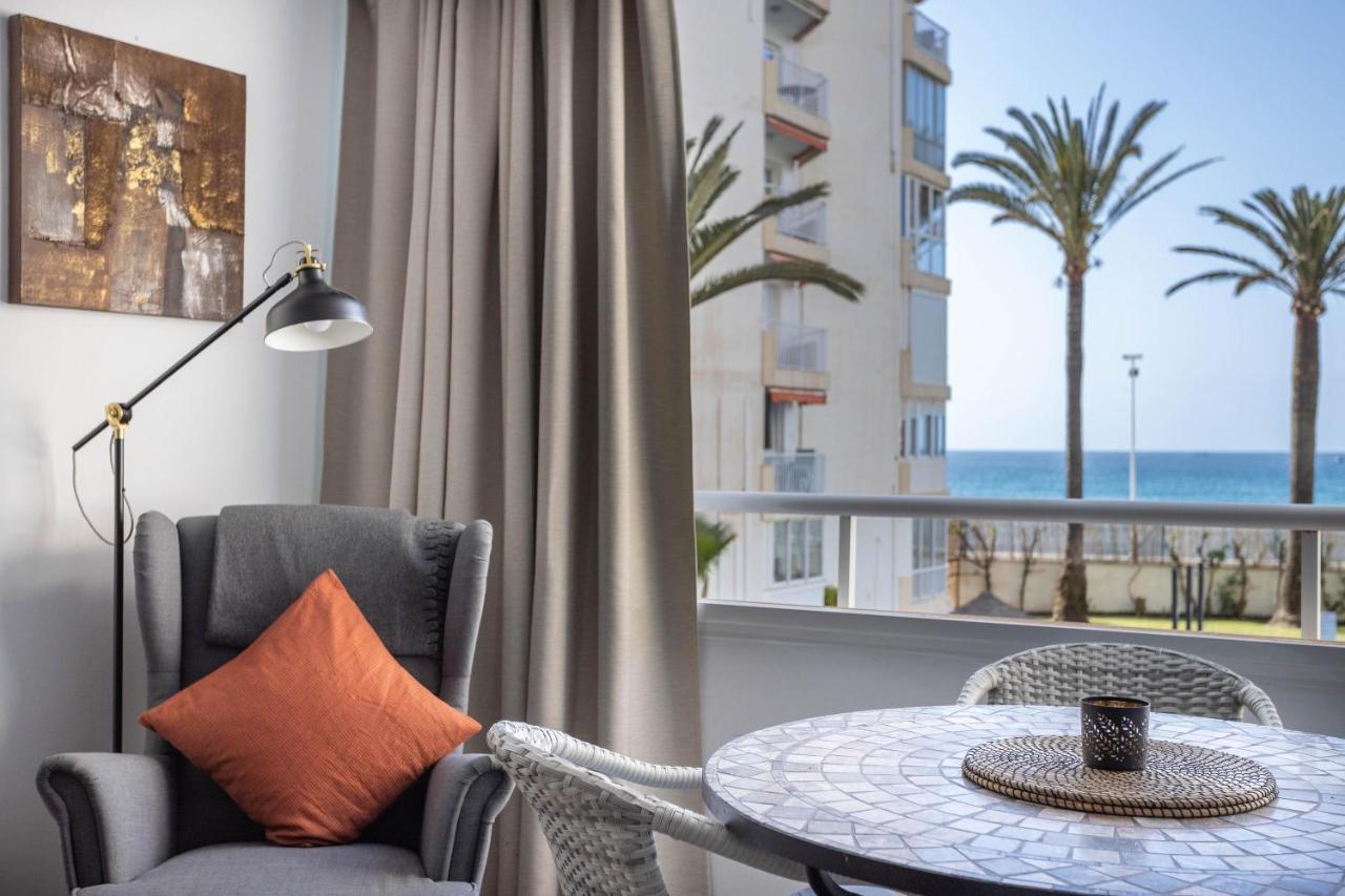 A214 Chic Front Line Apartment Nerja