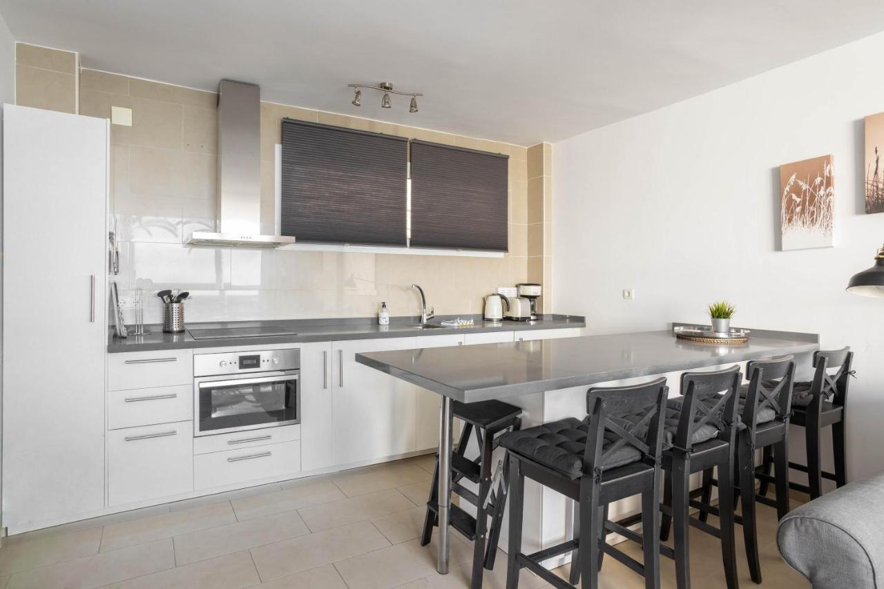 A214 Chic Front Line * Nerja