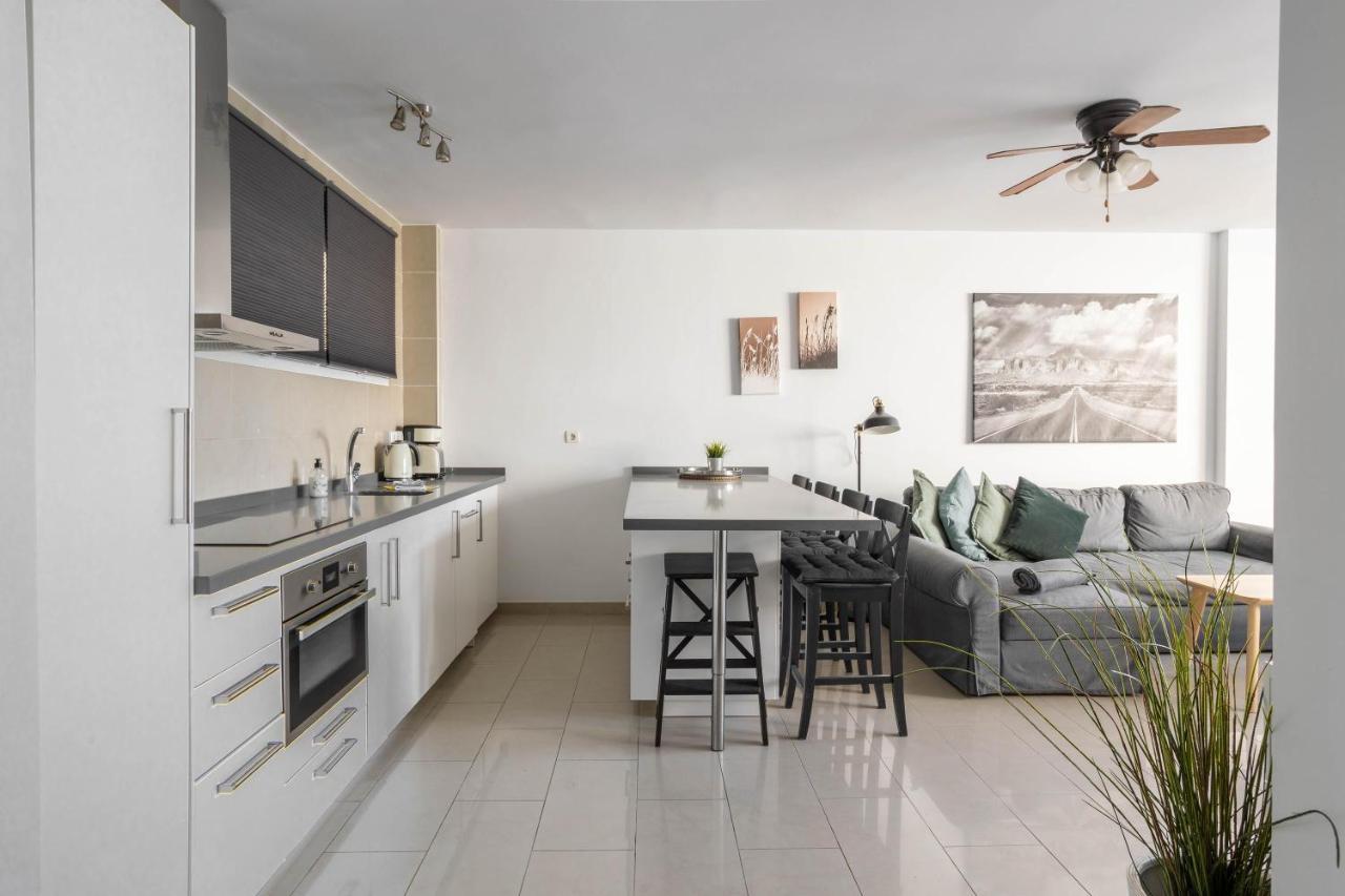A214 Chic Front Line Apartment