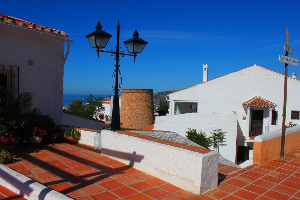 El Capistrano Guy P. Way * Nerja
