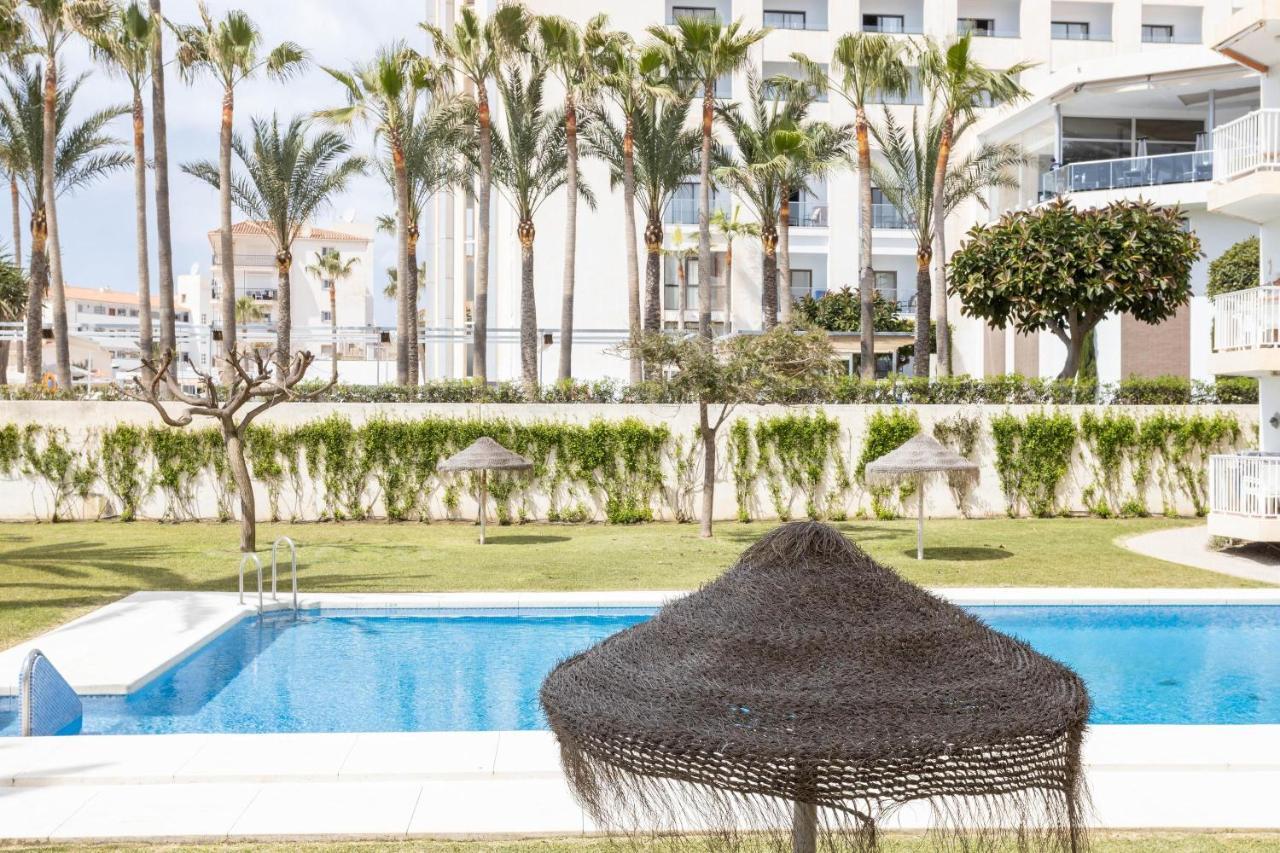 A214 Chic Front Line Apartment Nerja
