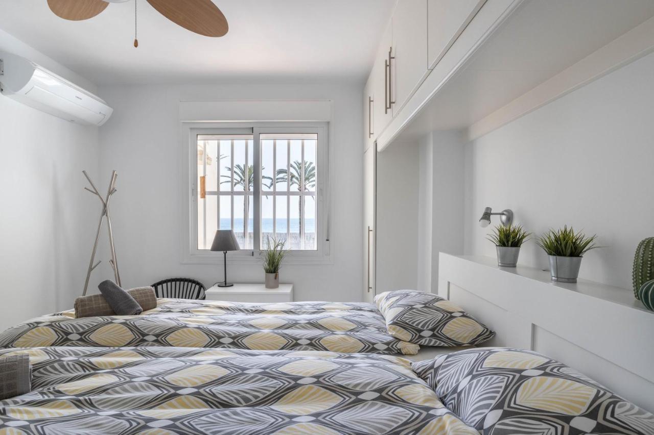 A214 Chic Front Line Apartment
