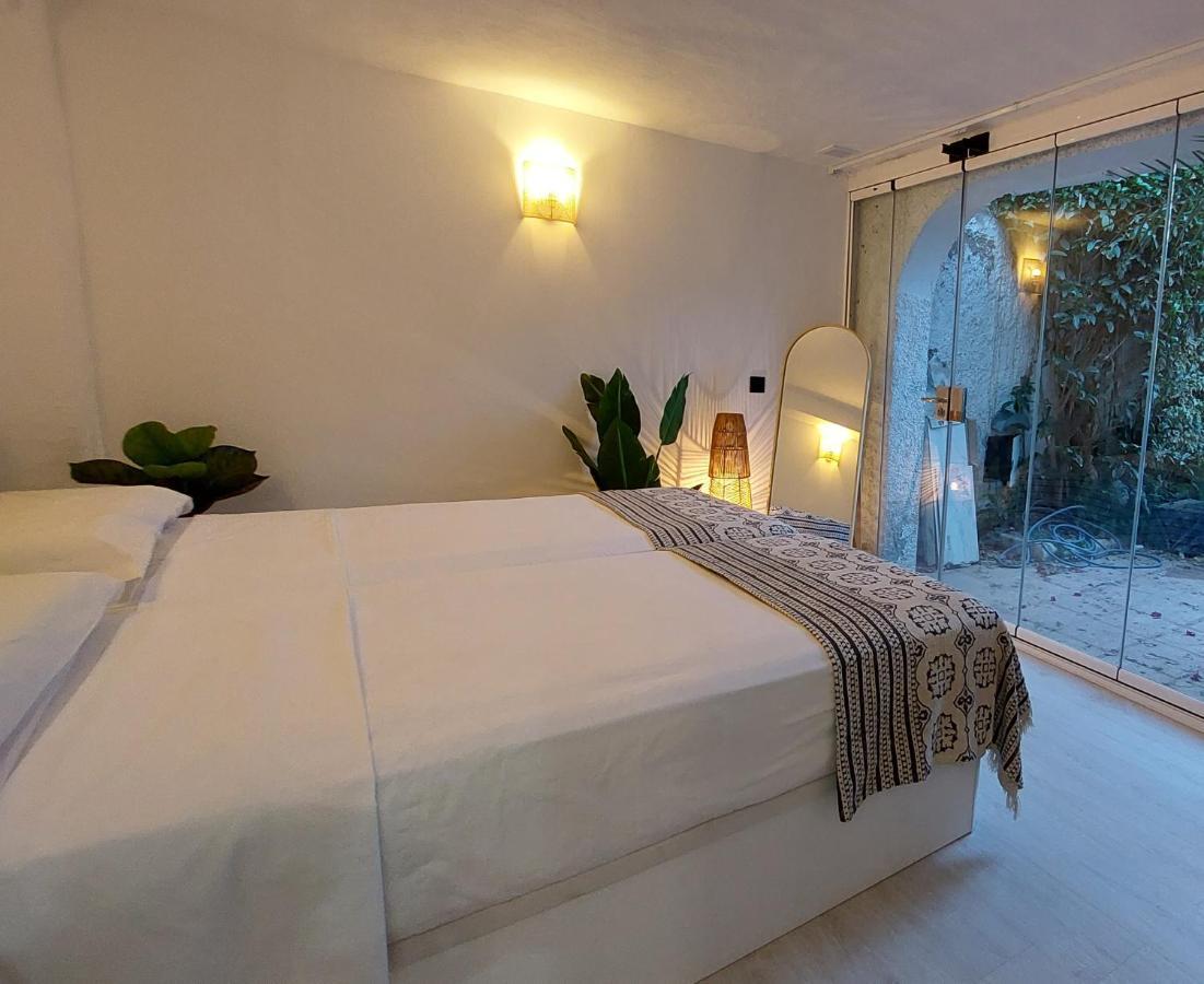 New Boho With Balcony, Private Garden And Communal Pool Vakantiehuis