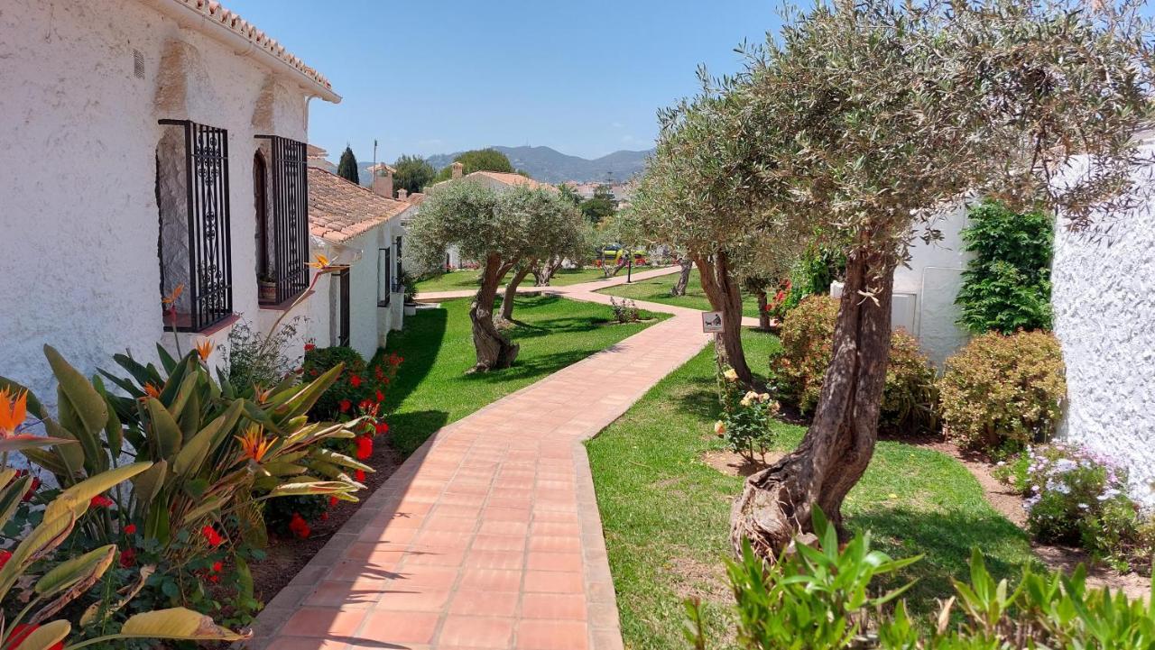 New Boho With Balcony, Private Garden And Communal Pool