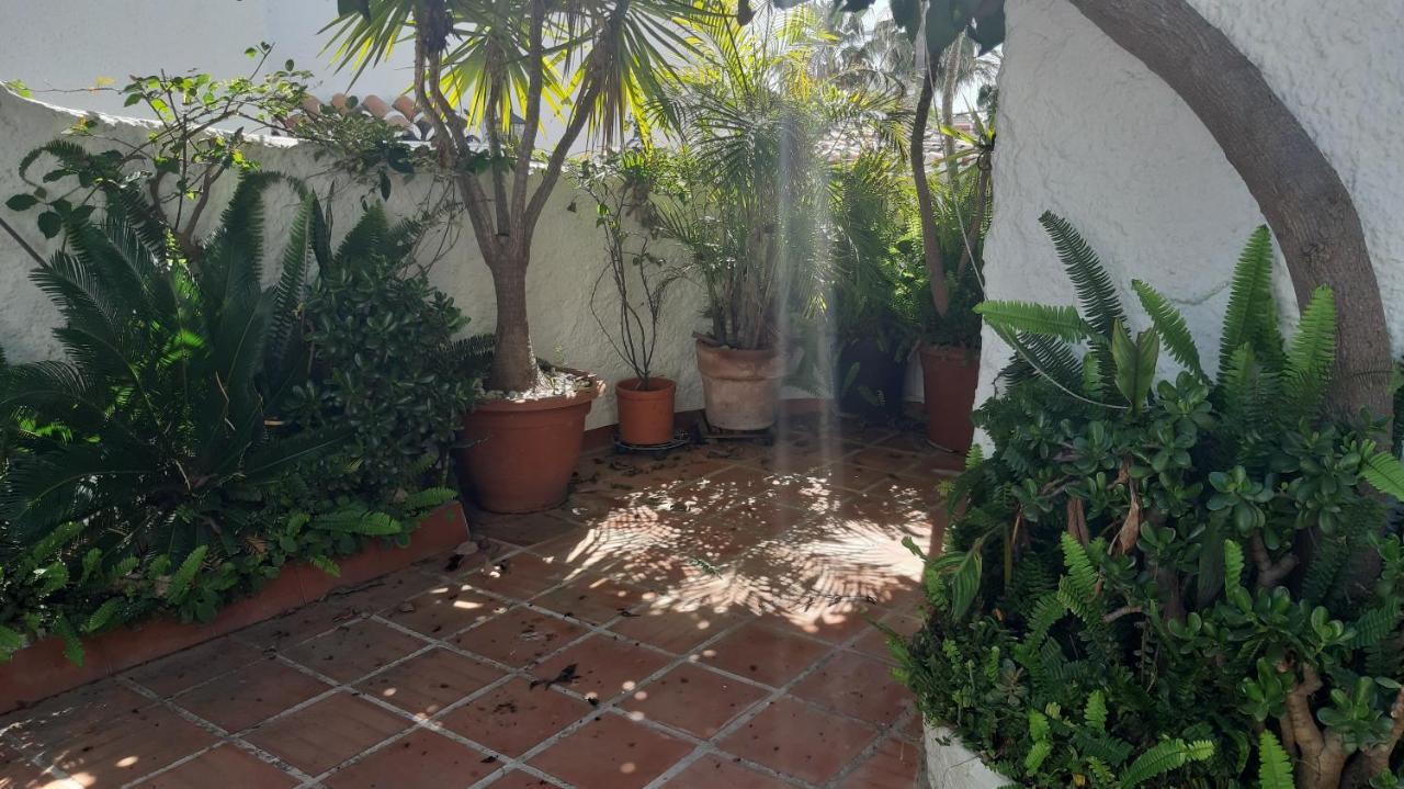 Vakantiehuis New Boho With Balcony, Private Garden And Communal Pool *