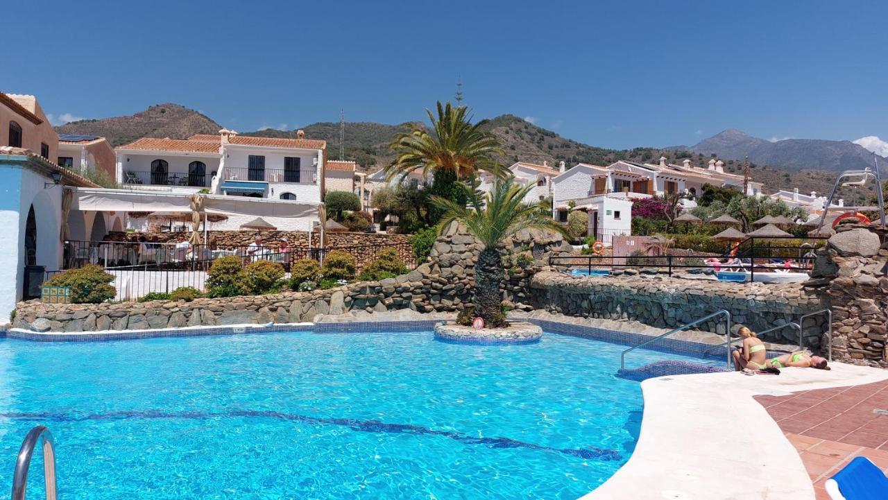 New Boho With Balcony, Private Garden And Communal Pool Vakantiehuis *