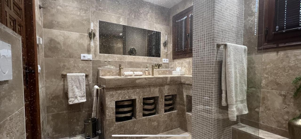 Villa Romantic White -private Pool Nerja