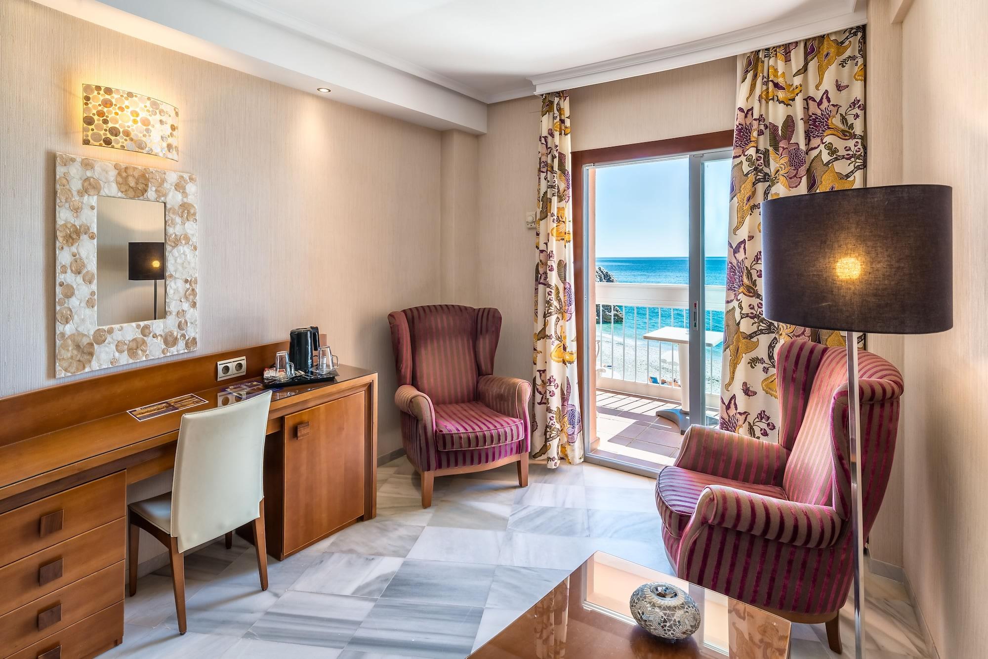 Hotel Balcon De Europa 4*