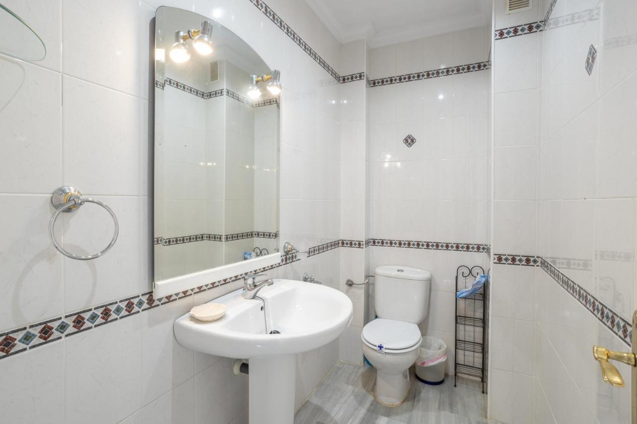 Flores 5 - Large Townhouse Holiday home