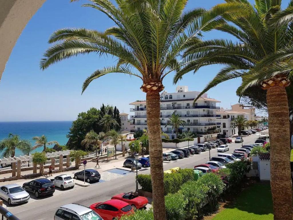 Edificio Verdemar - Stunning 1 Bed With Pool & Sea Views Apartamento Nerja