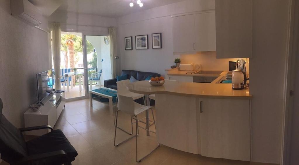 Edificio Verdemar - Stunning 1 Bed With Pool & Sea Views *