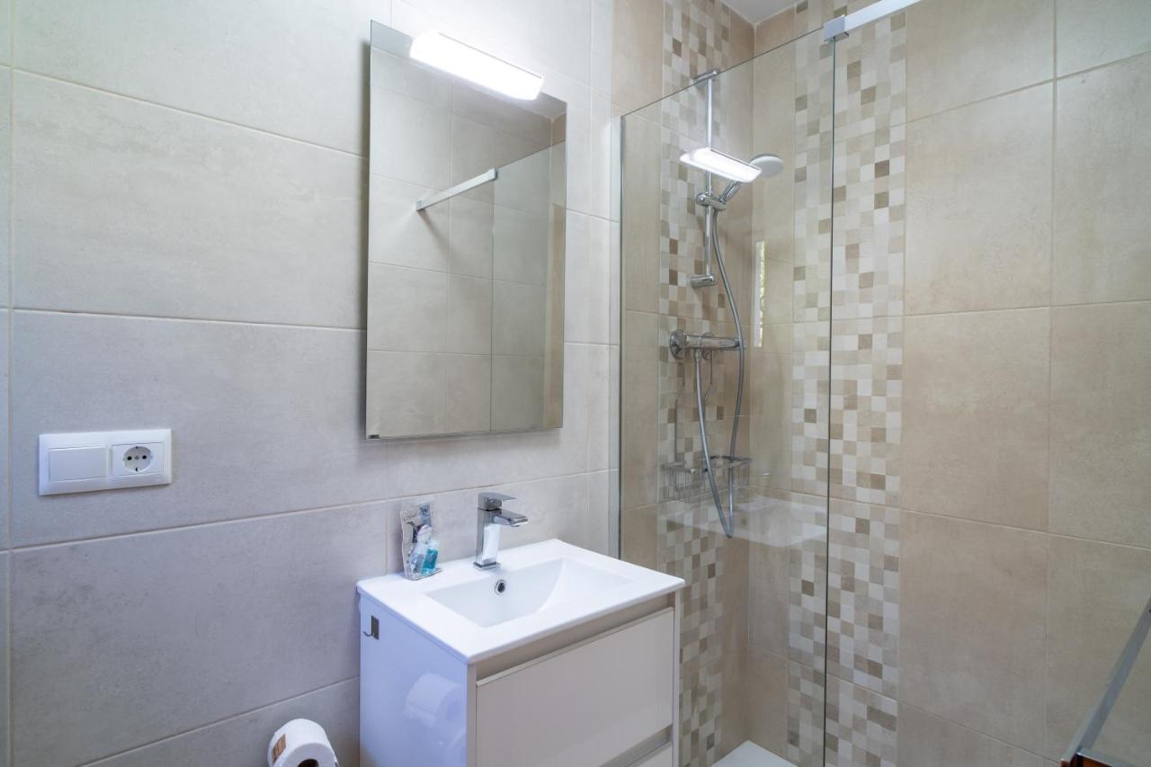 Isabel Private Pool Casasol