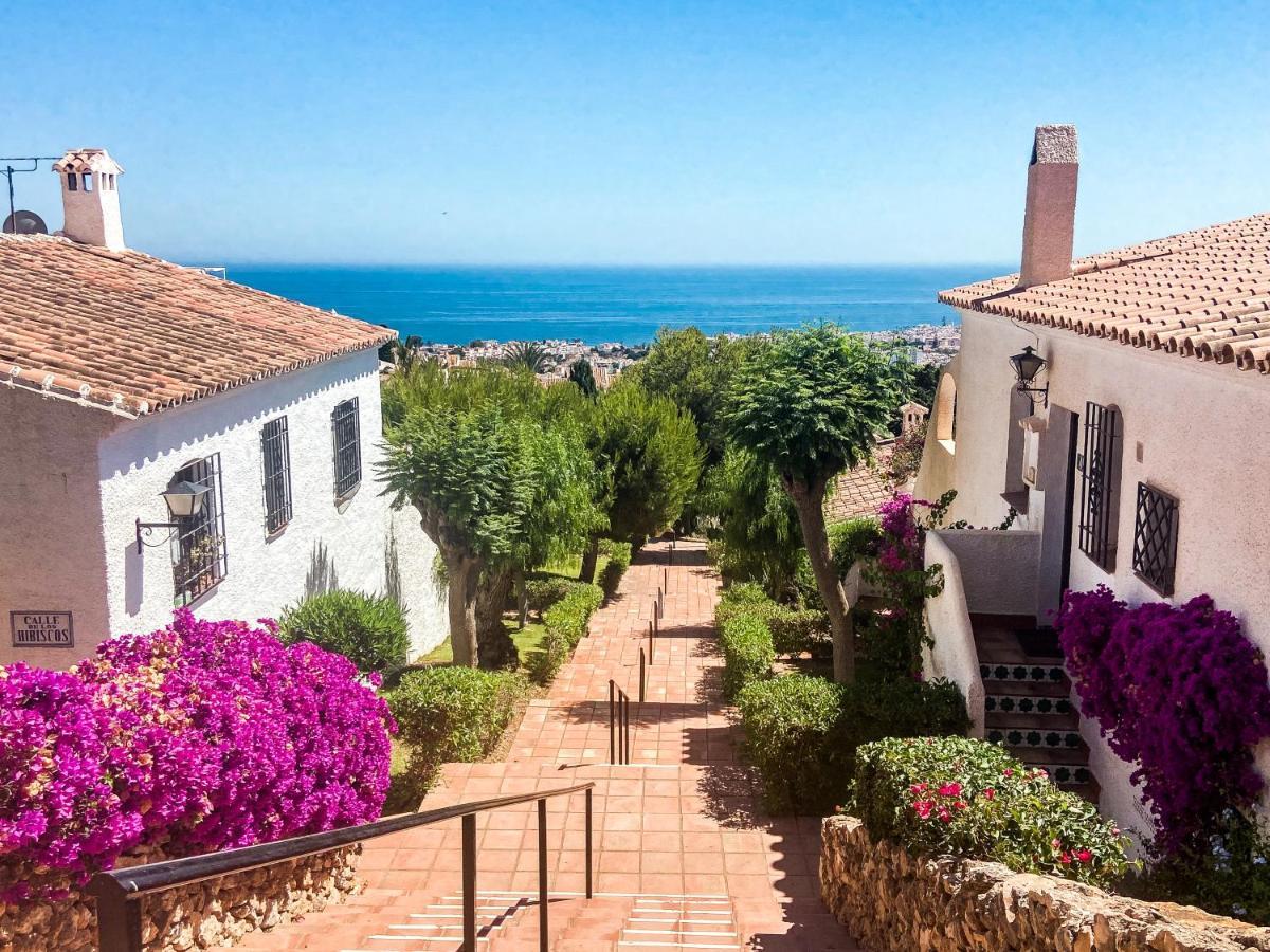 Newly Renovated In With Huge Pool Apartamento Nerja
