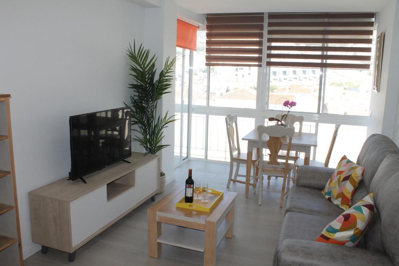 Luminoso Y Reformado En Apartamento *