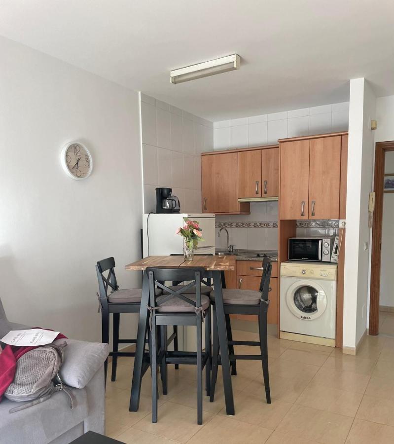En El Centro De Nerja. Apartamento *