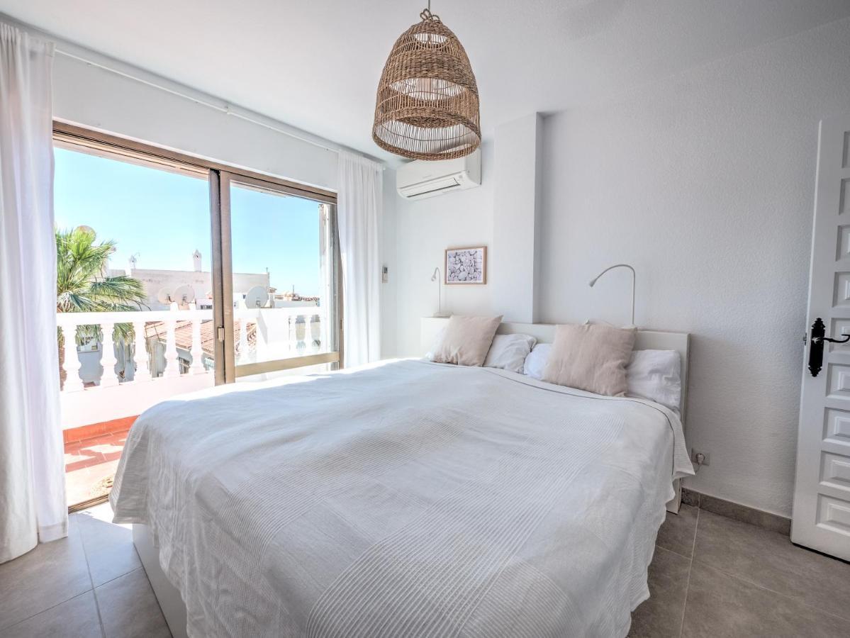 Penthouse With Roof Terrace In Parador,