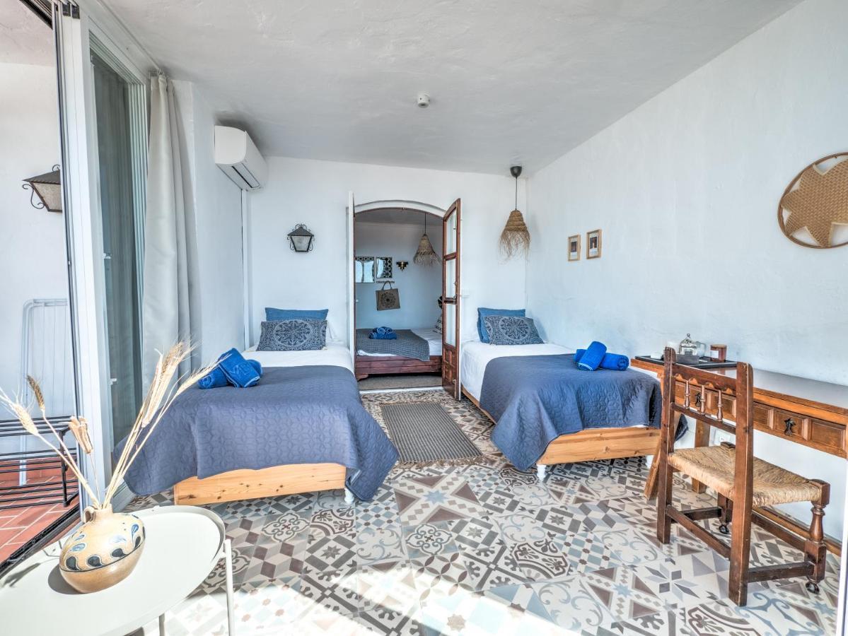 Newly Renovated In With Huge Pool Apartamento Nerja