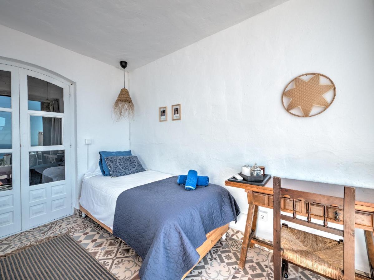 Newly Renovated In With Huge Pool Apartamento Nerja