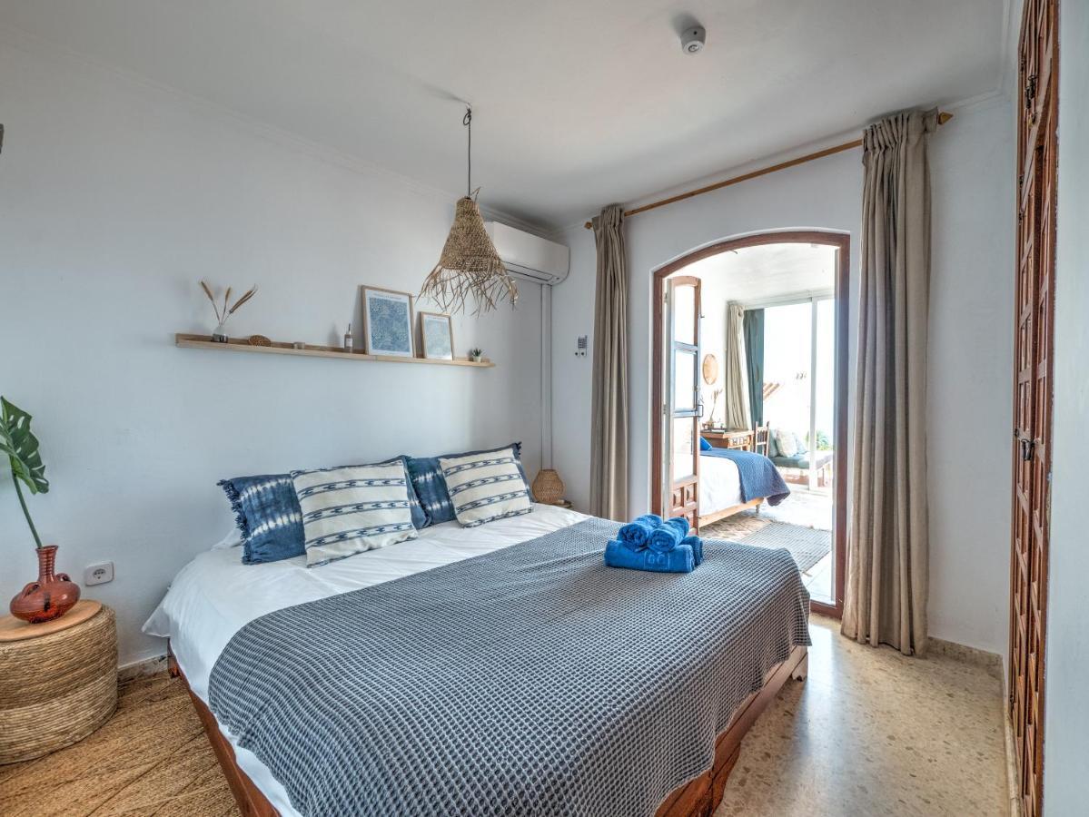 Newly Renovated In With Huge Pool Nerja