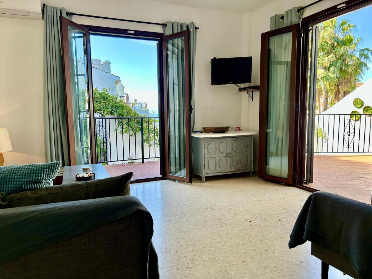 Casa Con Terraza Y Hermoso Jardin Comunal Nerja