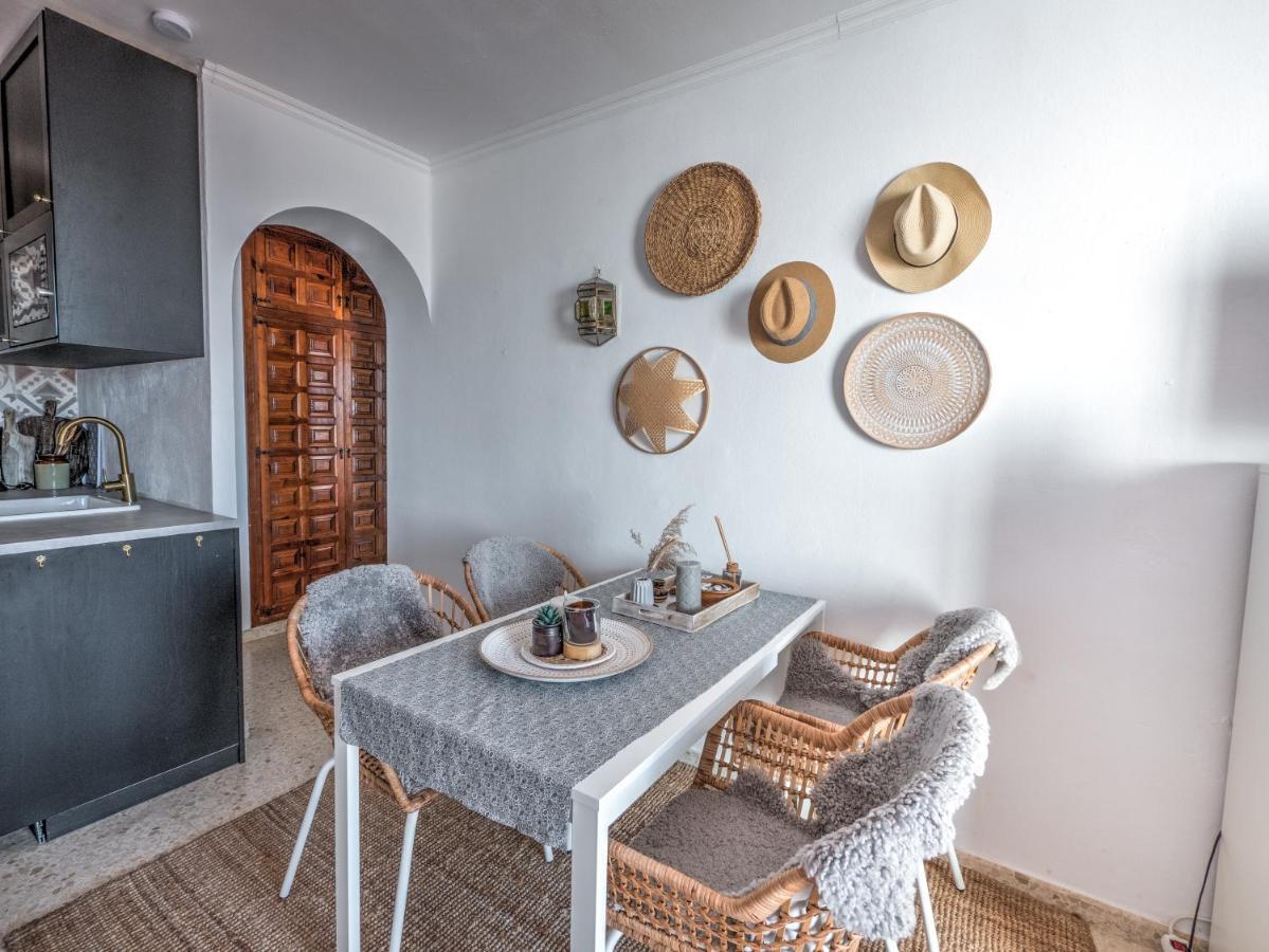 Newly Renovated In With Huge Pool