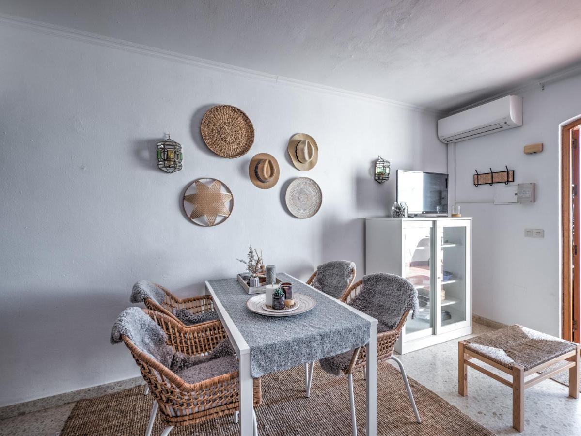 Newly Renovated In With Huge Pool Apartamento Nerja