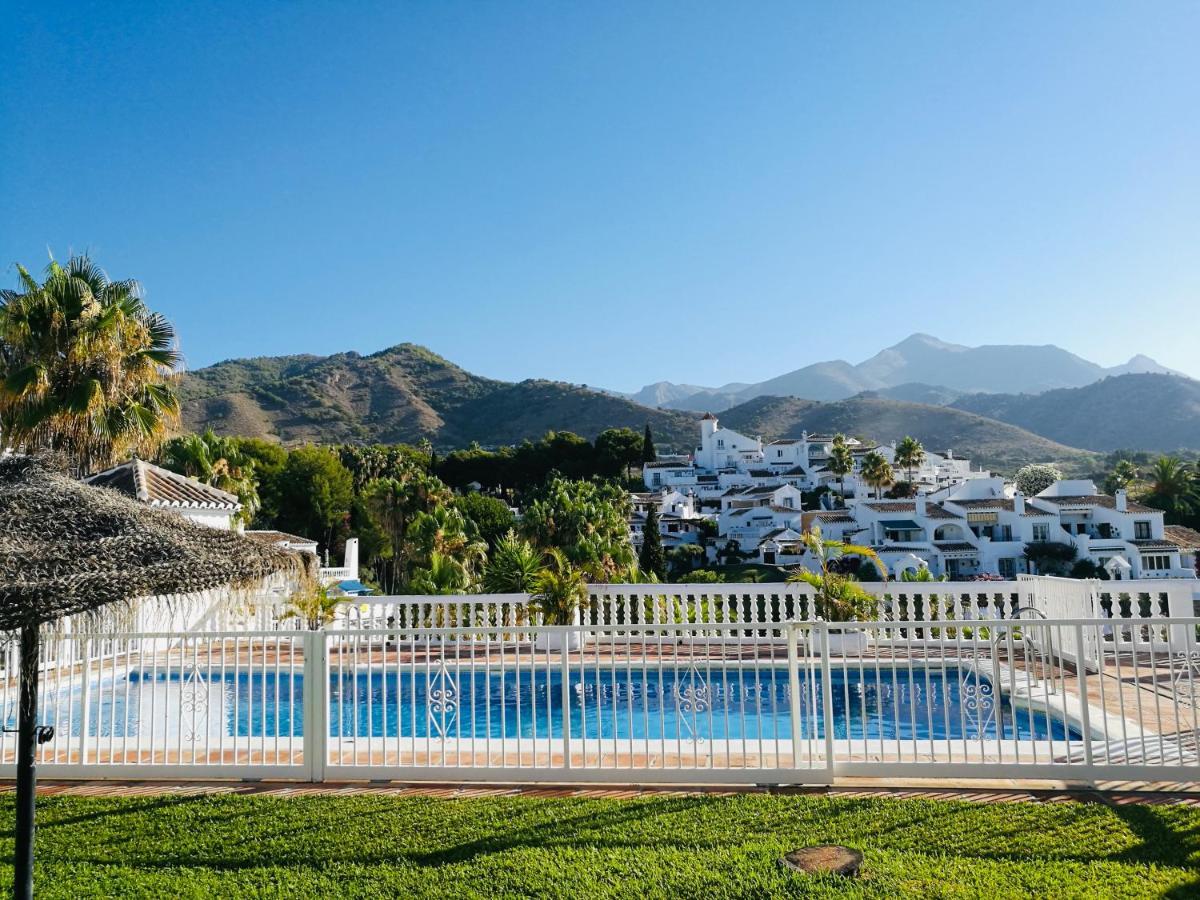 Casa Con Terraza Y Hermoso Jardin Comunal Casa de férias