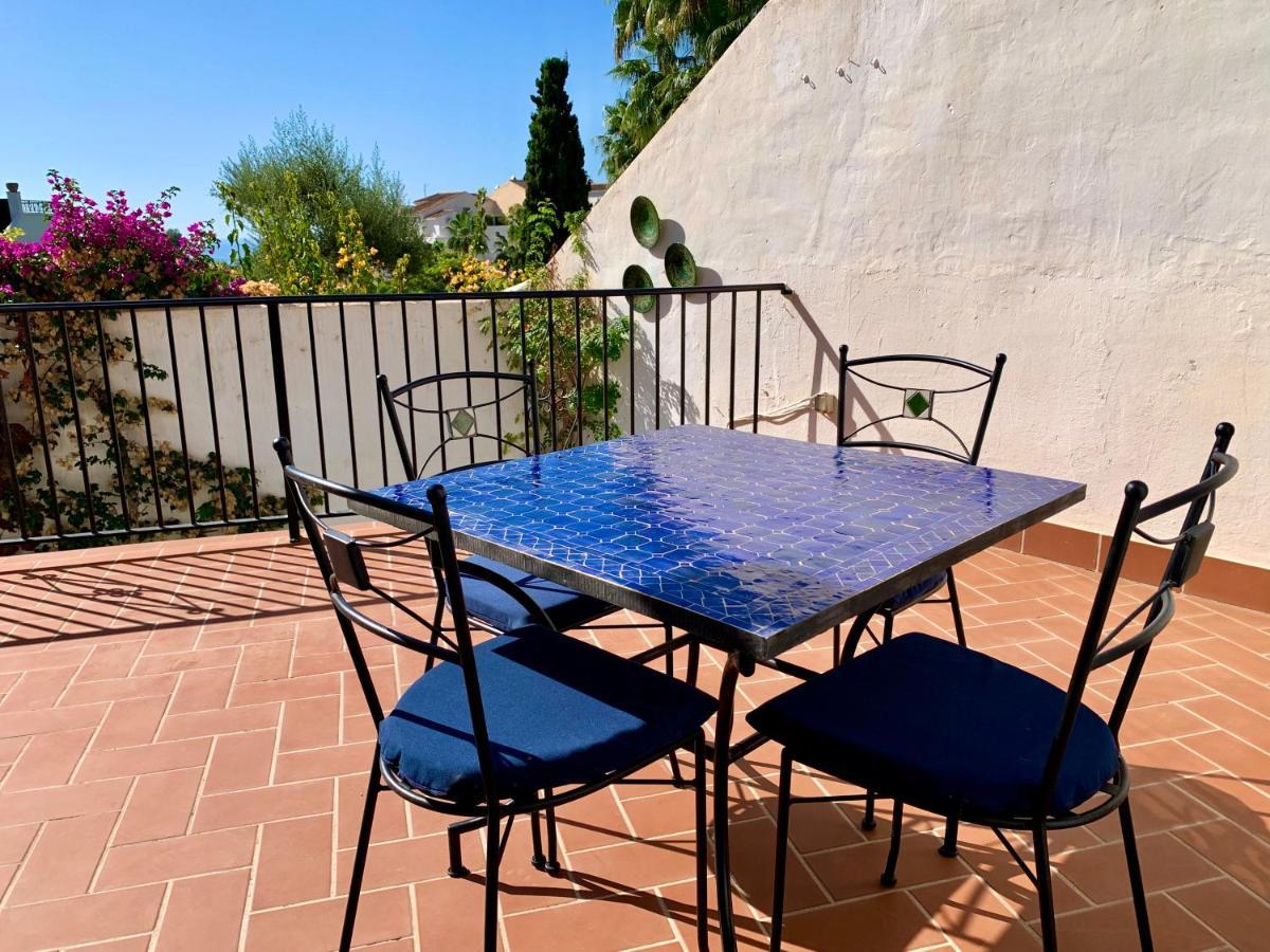 Casa Con Terraza Y Hermoso Jardin Comunal Nerja
