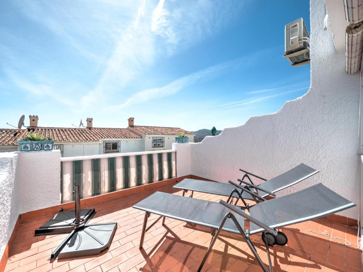 Beautiful Townhouse With Two Terraces In Nerja