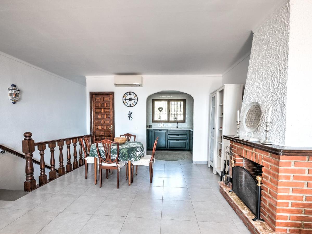 Beautiful Townhouse With Two Terraces In Pousada