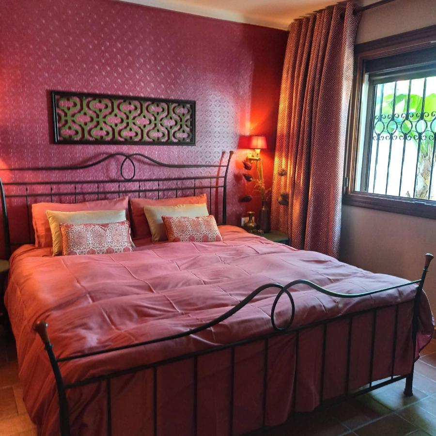 Romantic White -private Pool Villa Nerja