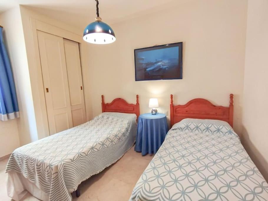 Apartamento Spacious 4 Bedroom With Parking In Town Centre, Nerja