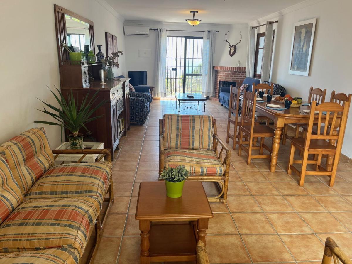 Villa Paradise - Alminares