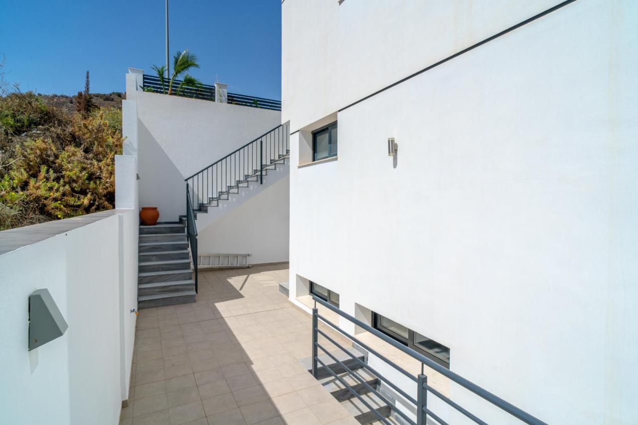 Luxuria Private Pool Villa *