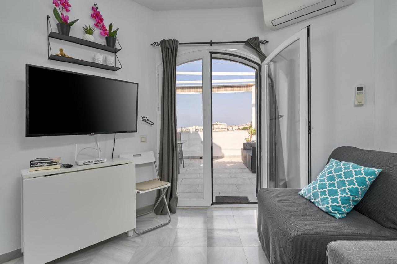 One Bedroom Penthouse *
