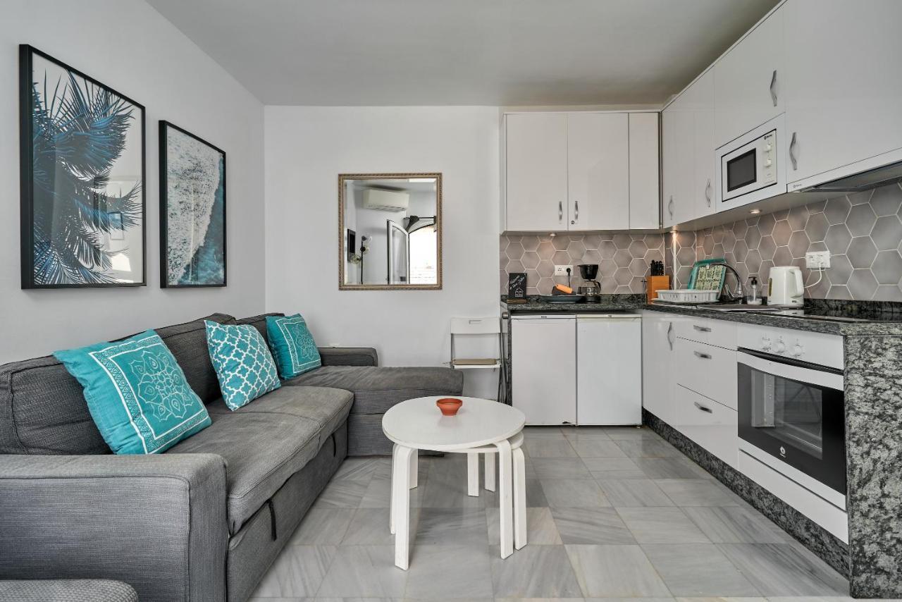 One Bedroom Penthouse Apartment *