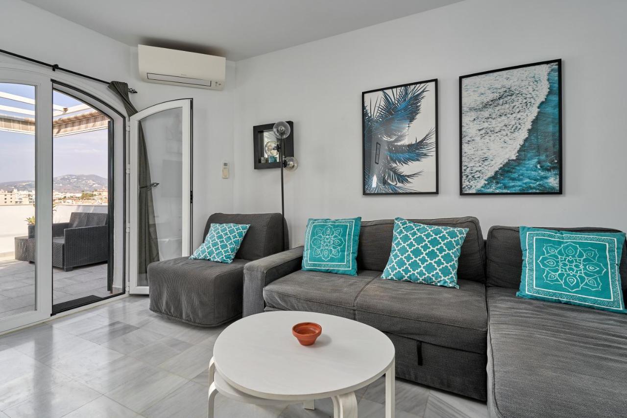 One Bedroom Penthouse *